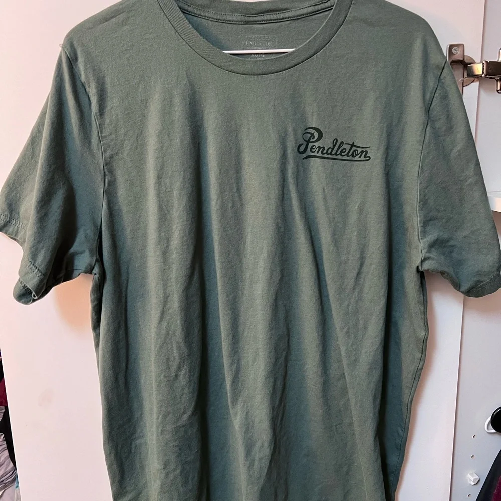 Pendleton Unisex Olive Green T-Shirt - Picture 1 of 2